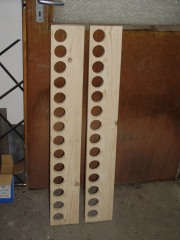 A k�sz lyukas deszk�k